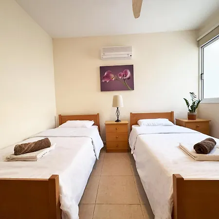 Oasis 2bdr Kapparis With Pool - 2 Min From Beach Paralimni